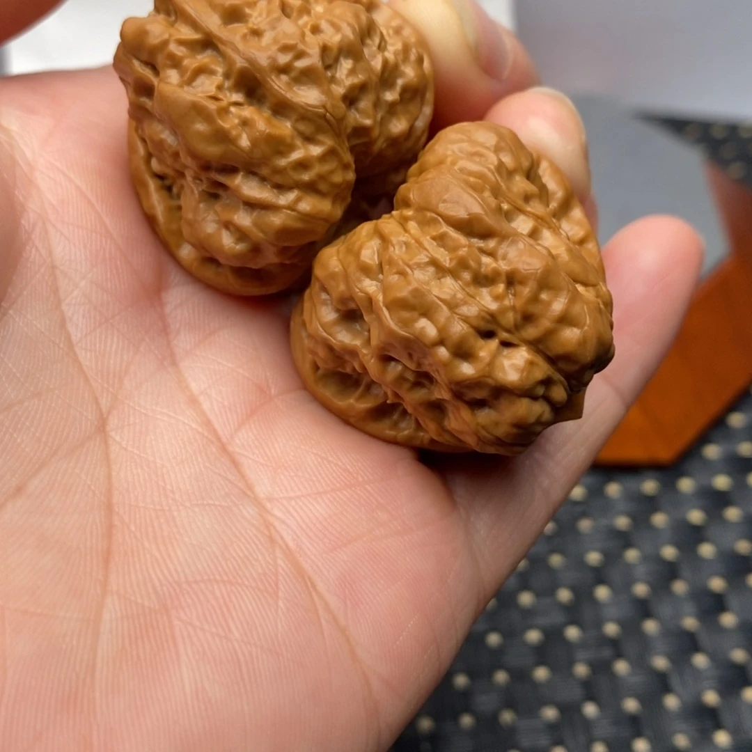 文玩核桃吊坠边33左右