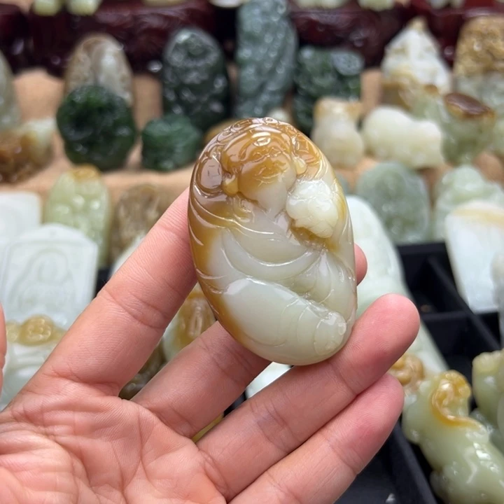 秋***叶和田玉（糖玉）未镶嵌颈饰