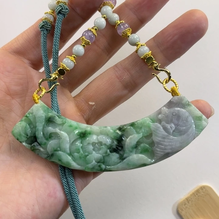 翡翠吊坠(赠链)未镶嵌代编织