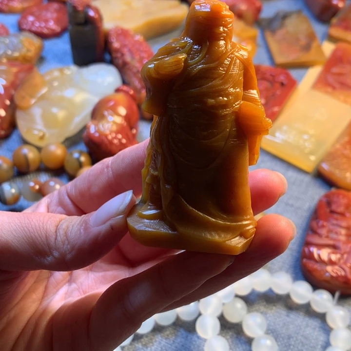 石英质玉未镶嵌颈饰