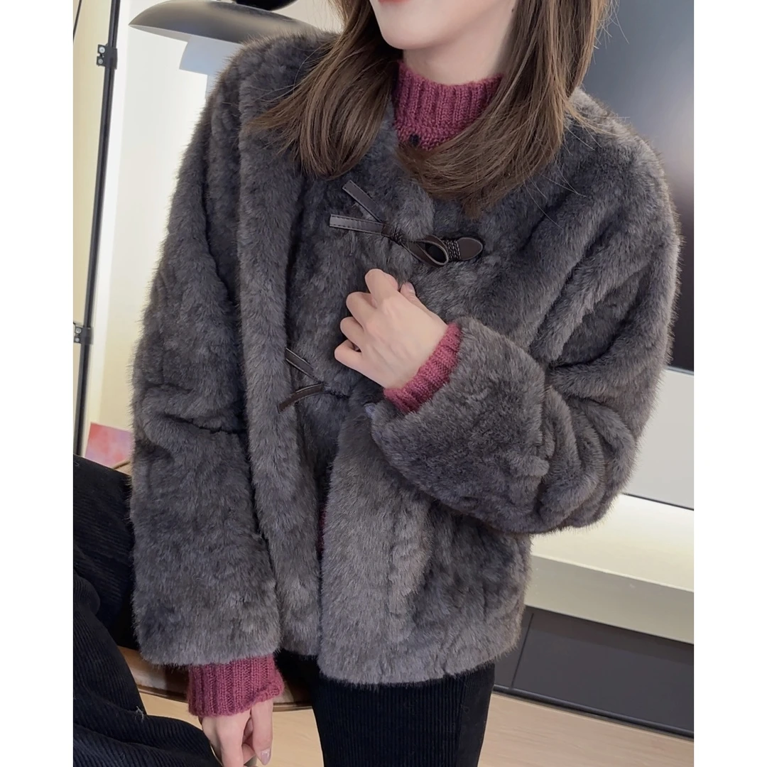 【陈陈服饰】保暖单排扣冬季宽松女厚款毛毛外套上衣25121903