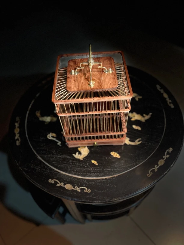 特色手工艺鸟笼一个，默认发货