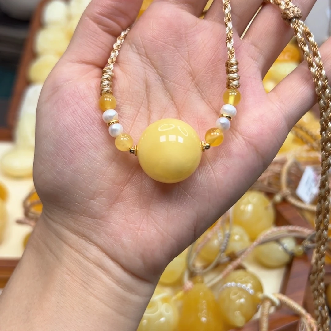 未镶嵌颈饰琥珀蜜蜡