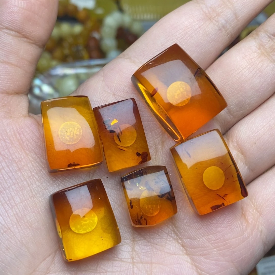 未镶嵌琥珀珠宝奇石
