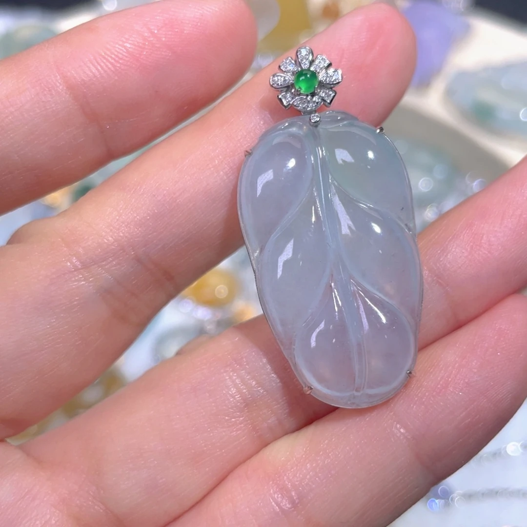 颈饰18K金镶嵌翡翠翡翠