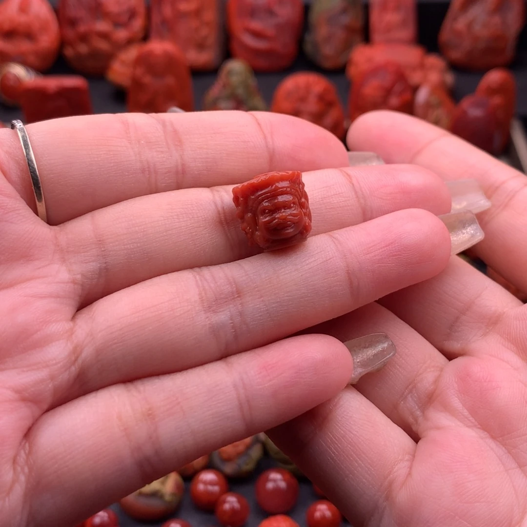 南红玛瑙南红川料原矿精工三面佛12.8mm未镶嵌