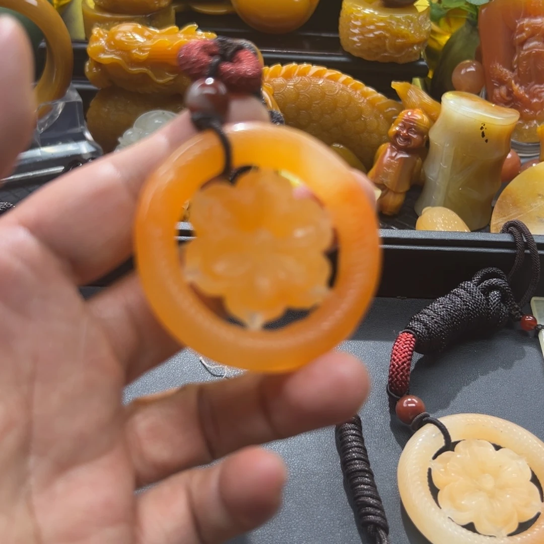 石英质玉未镶嵌颈饰