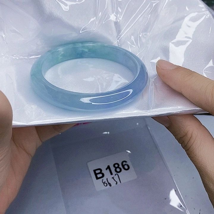 翡翠未镶嵌手镯一图一物实物为准