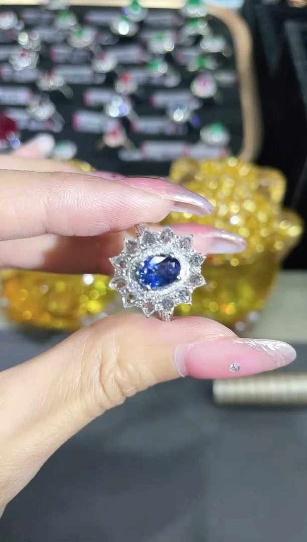 18K金镶嵌天然蓝宝石戒指 两用款