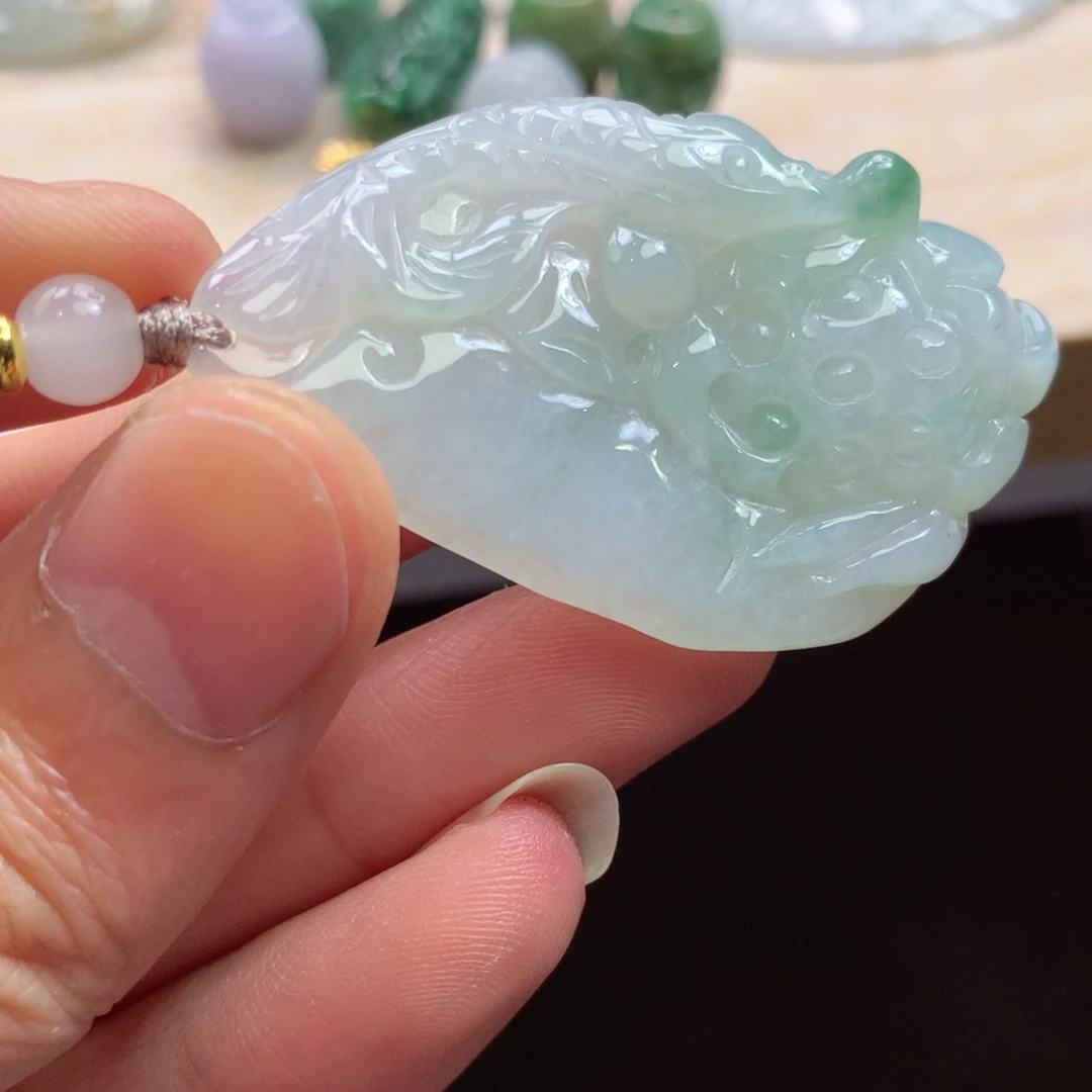 翡翠未镶嵌颈饰吊坠