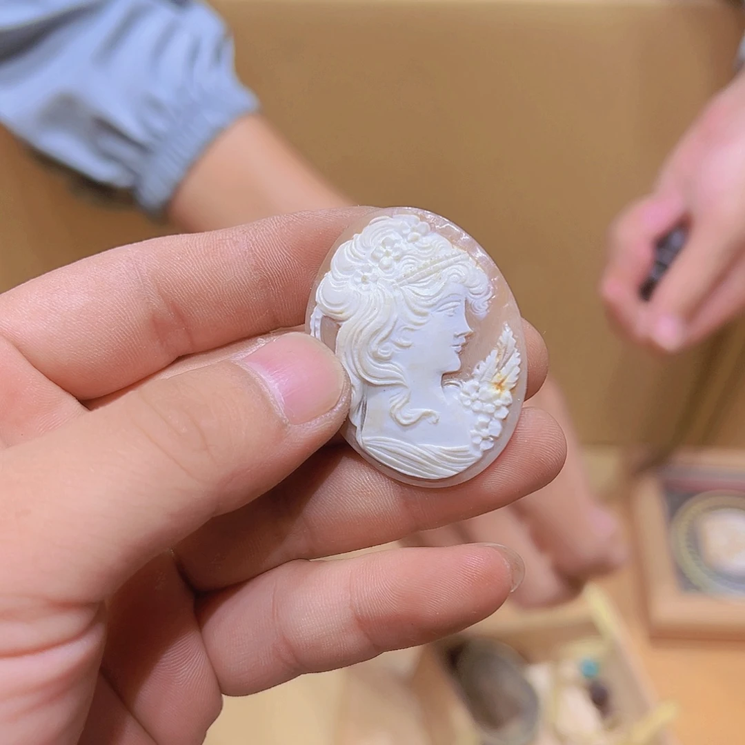 B***n中古物品，谨慎参拍