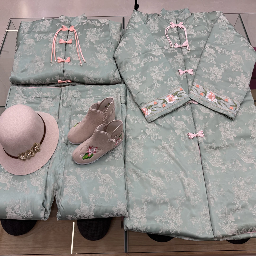女士中式云锦服饰套装22件