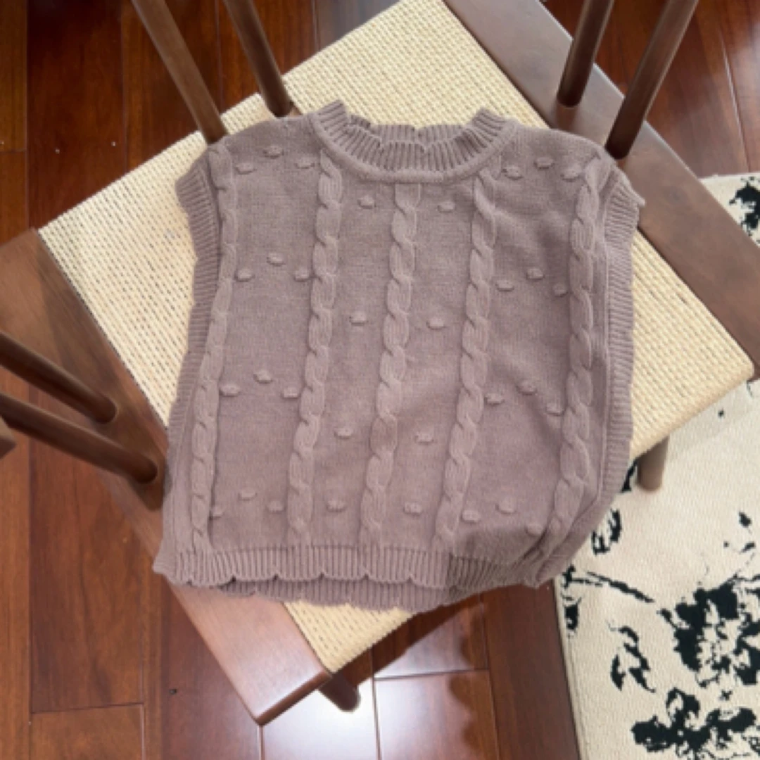 【编号N176】NL6001-08-儿童花瓣边毛衣背心 灰色-Nora