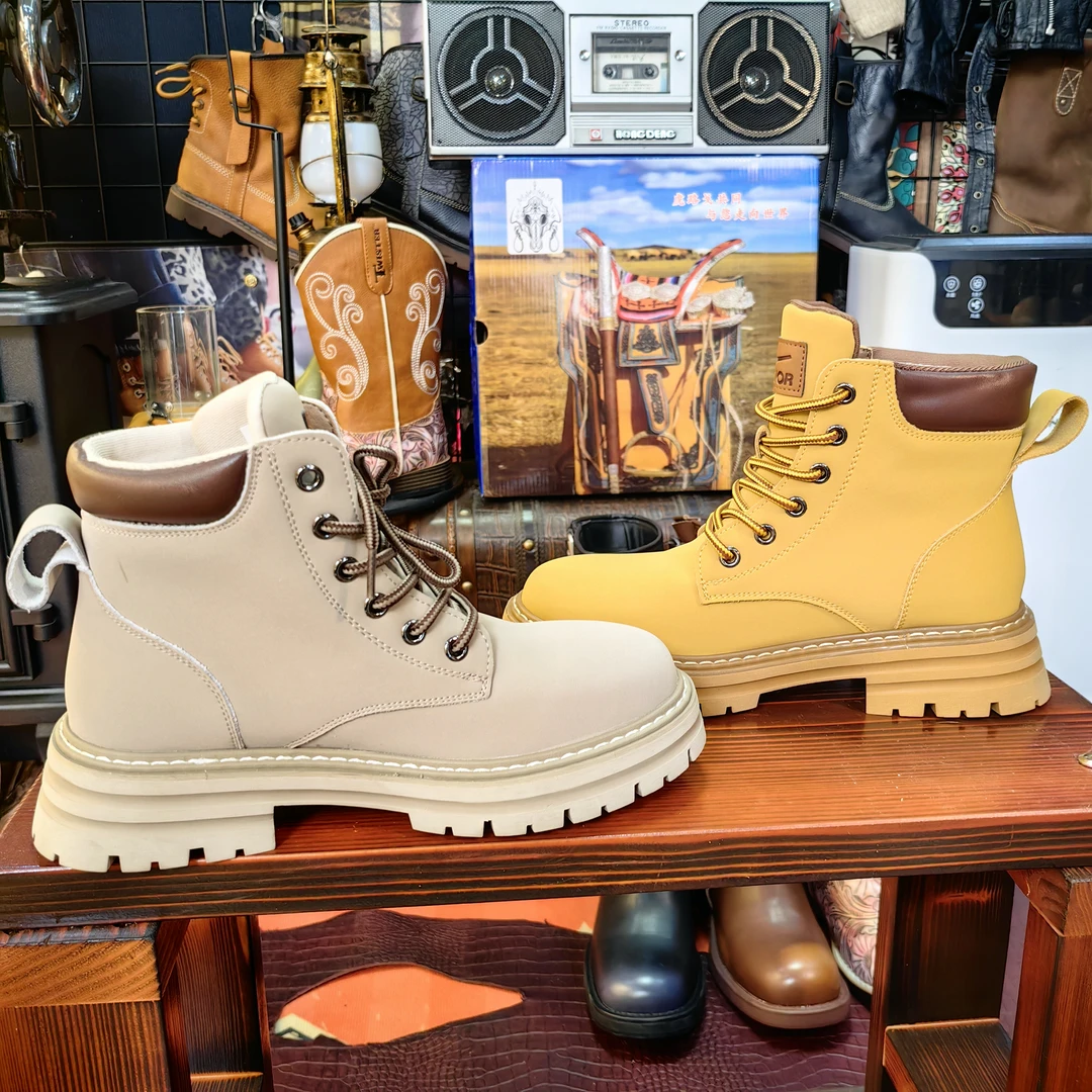 瑕疵 顺丰包邮 随机发颜色 男女士高帮贴皮经典大黄蜂靴 福利