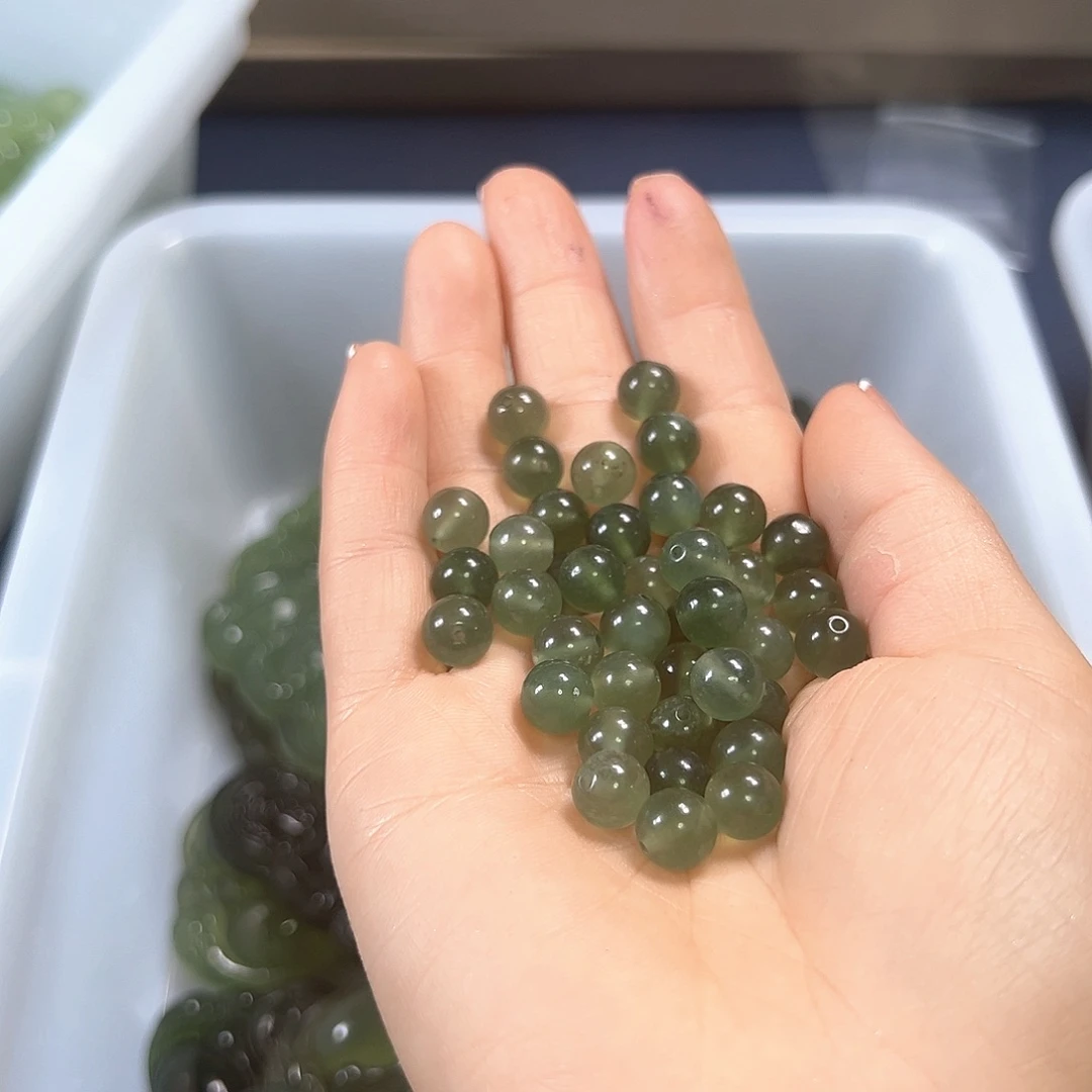 换***王蛇纹石玉未镶嵌颈饰