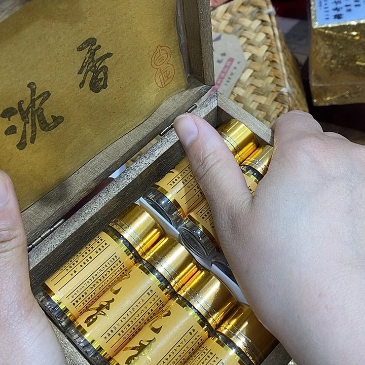紫砂。。。。。。。。。。。。。。。。