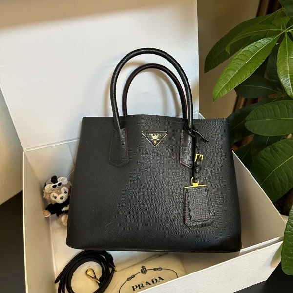 普拉达/包包/95新/市场价36000/251023zb0011