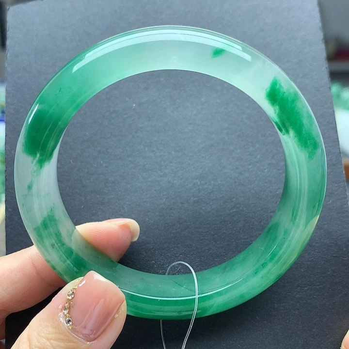 石英质玉未镶嵌手镯