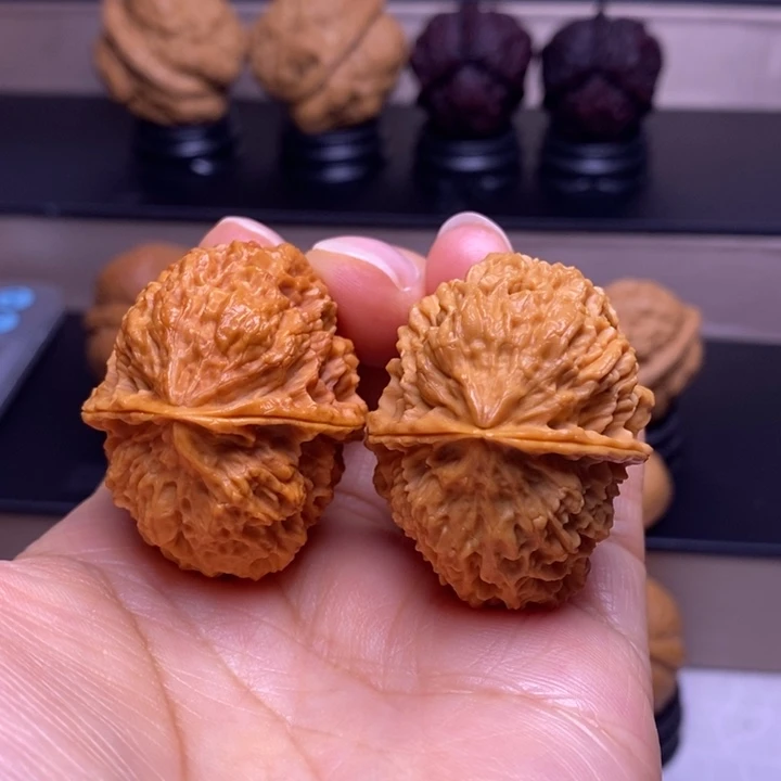 文玩核桃把件珊瑚石27