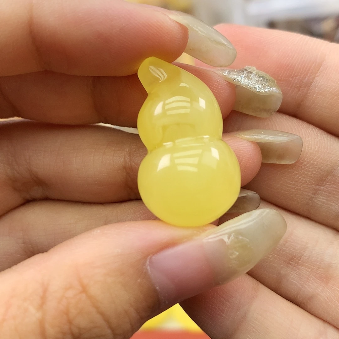 未镶嵌琥珀珠宝奇石