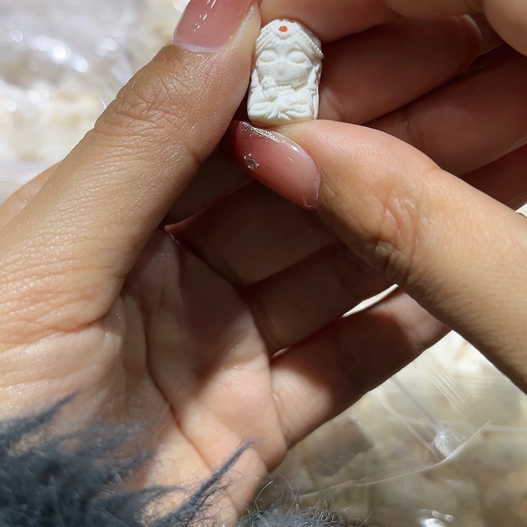 水晶手链未镶嵌嗡**?楼兰