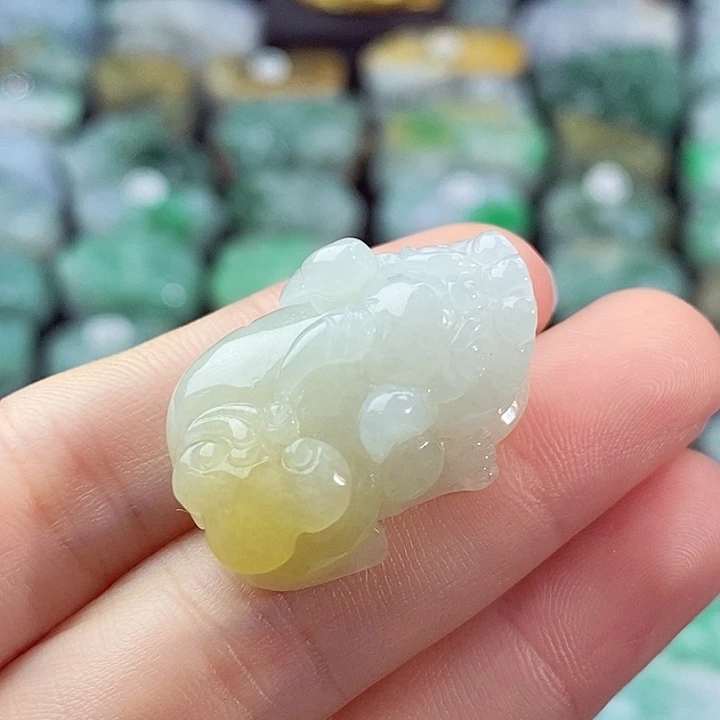 颈饰未镶嵌翡翠天然