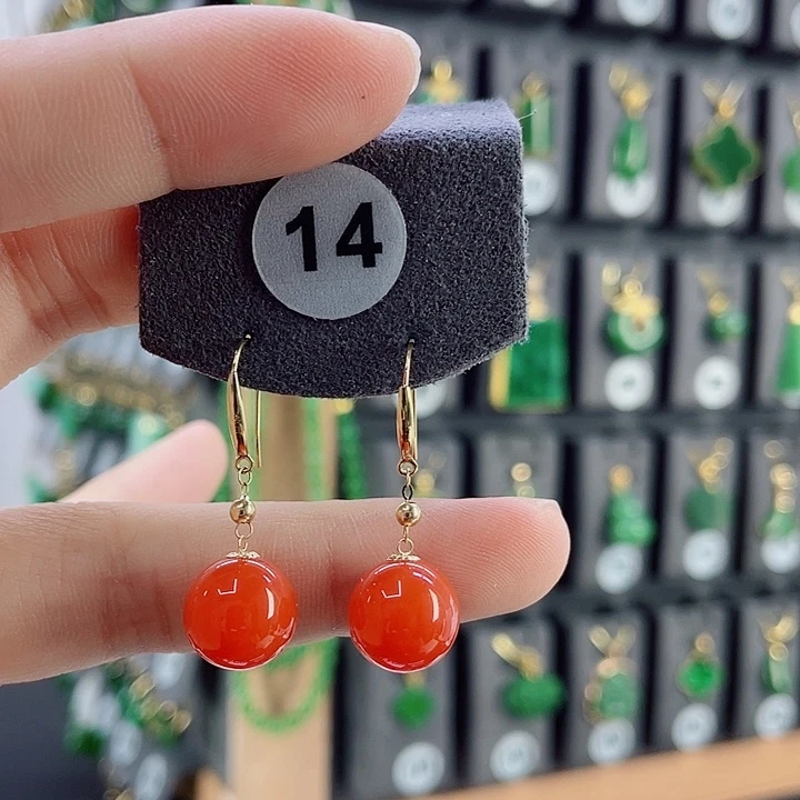 18K金镶嵌耳饰南红玛瑙