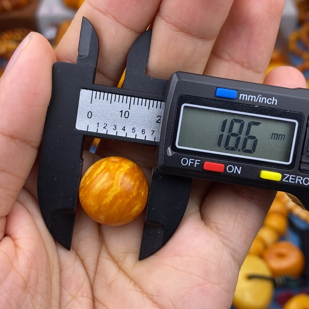 未镶嵌琥珀珠宝奇石