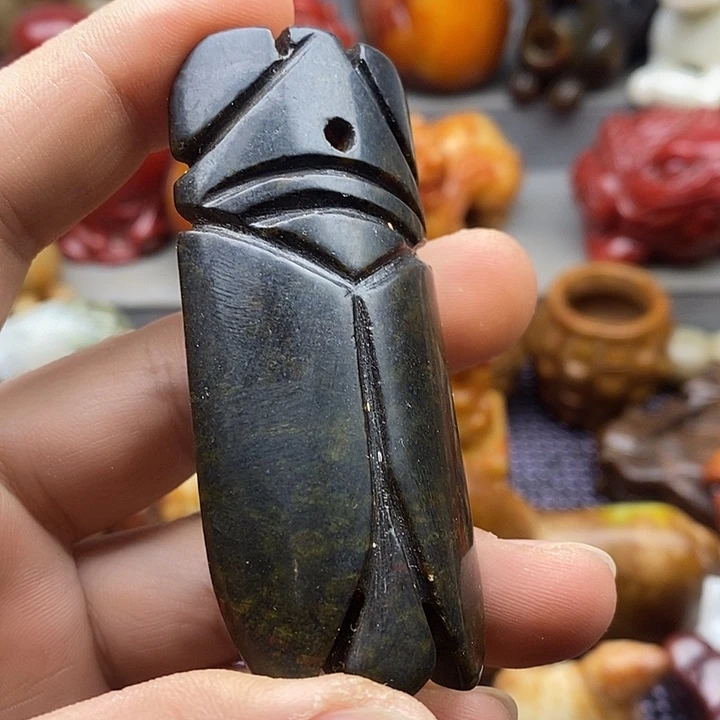 未镶嵌蛇纹石玉颈饰