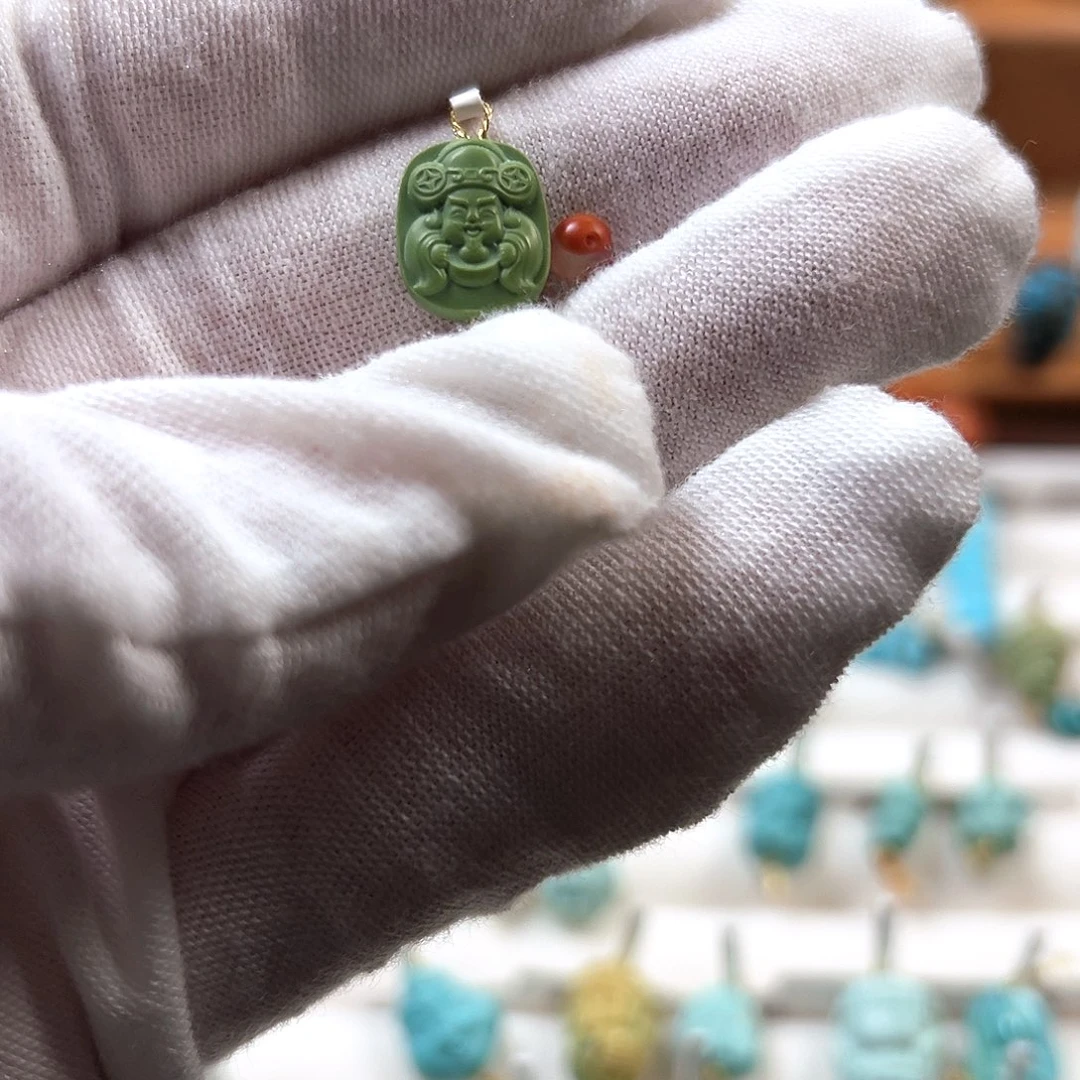 不***处南红玛瑙未镶嵌颈饰小财神牌