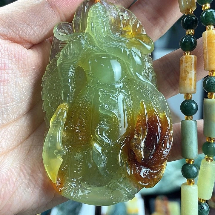 蛇纹石玉颈饰未镶嵌