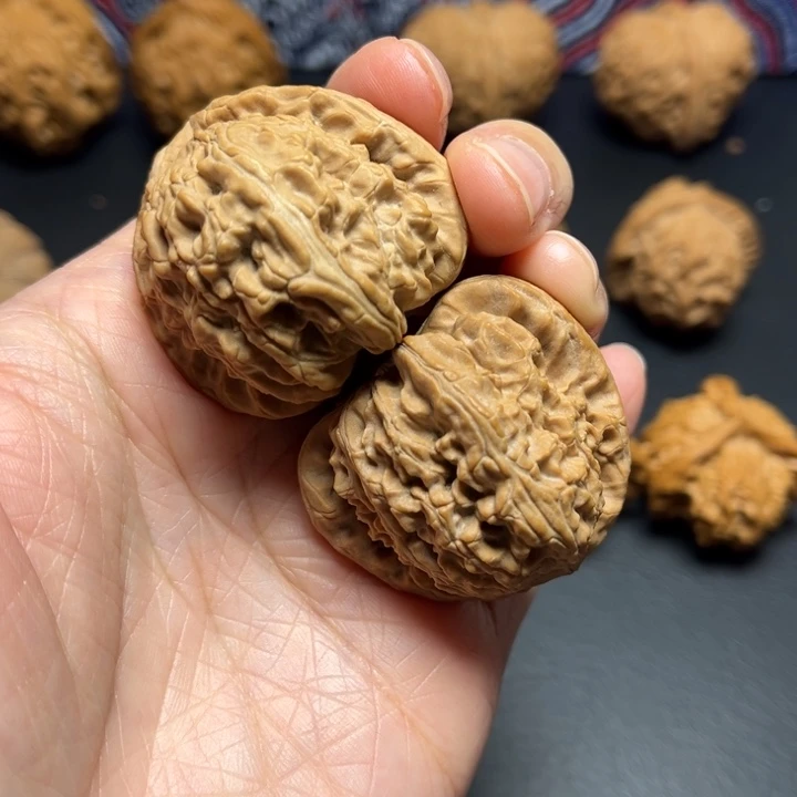 吊坠文玩核桃三角白