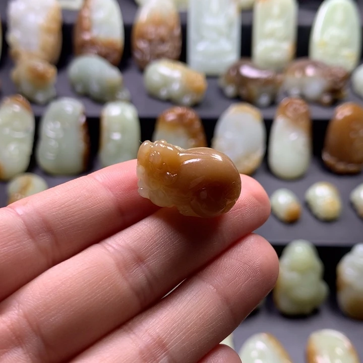 和田玉（糖玉）未镶嵌颈饰