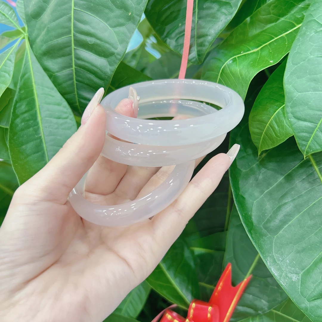 2406230009 JSYY 香槟粉玉髓手镯 （多样性发其一）