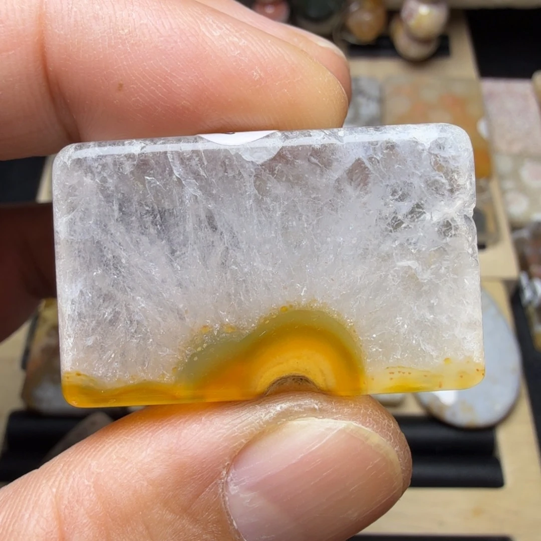 石英质玉未镶嵌纯天然色有机玉石保真色无珠无绳不退换