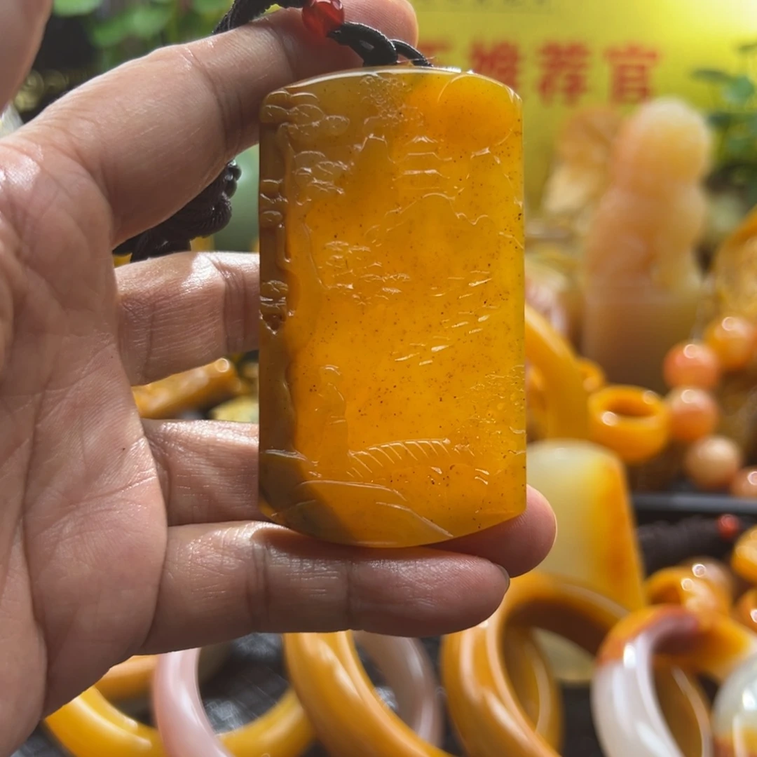 石英质玉未镶嵌颈饰