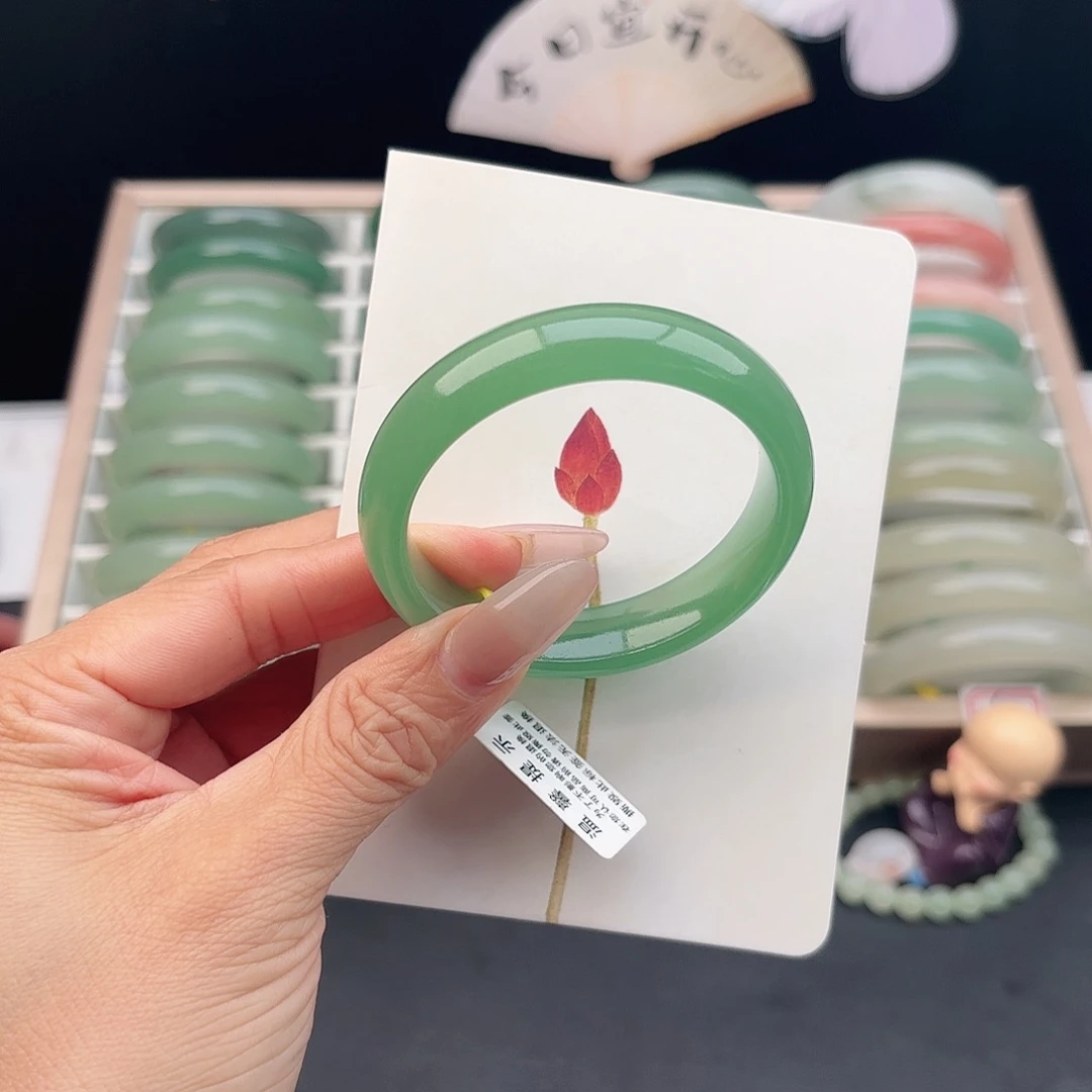 石英质玉未镶嵌手镯