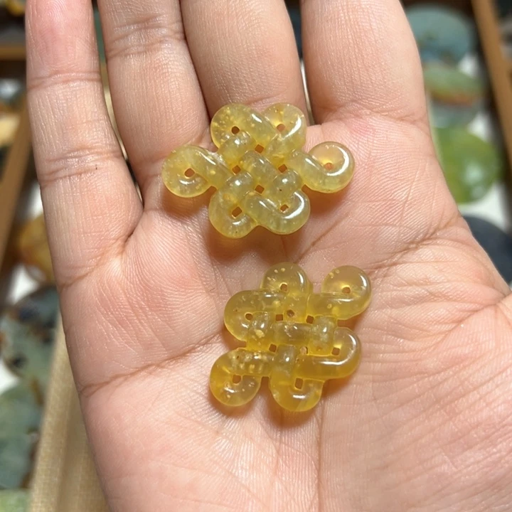 识***途蛇纹石玉未镶嵌颈饰