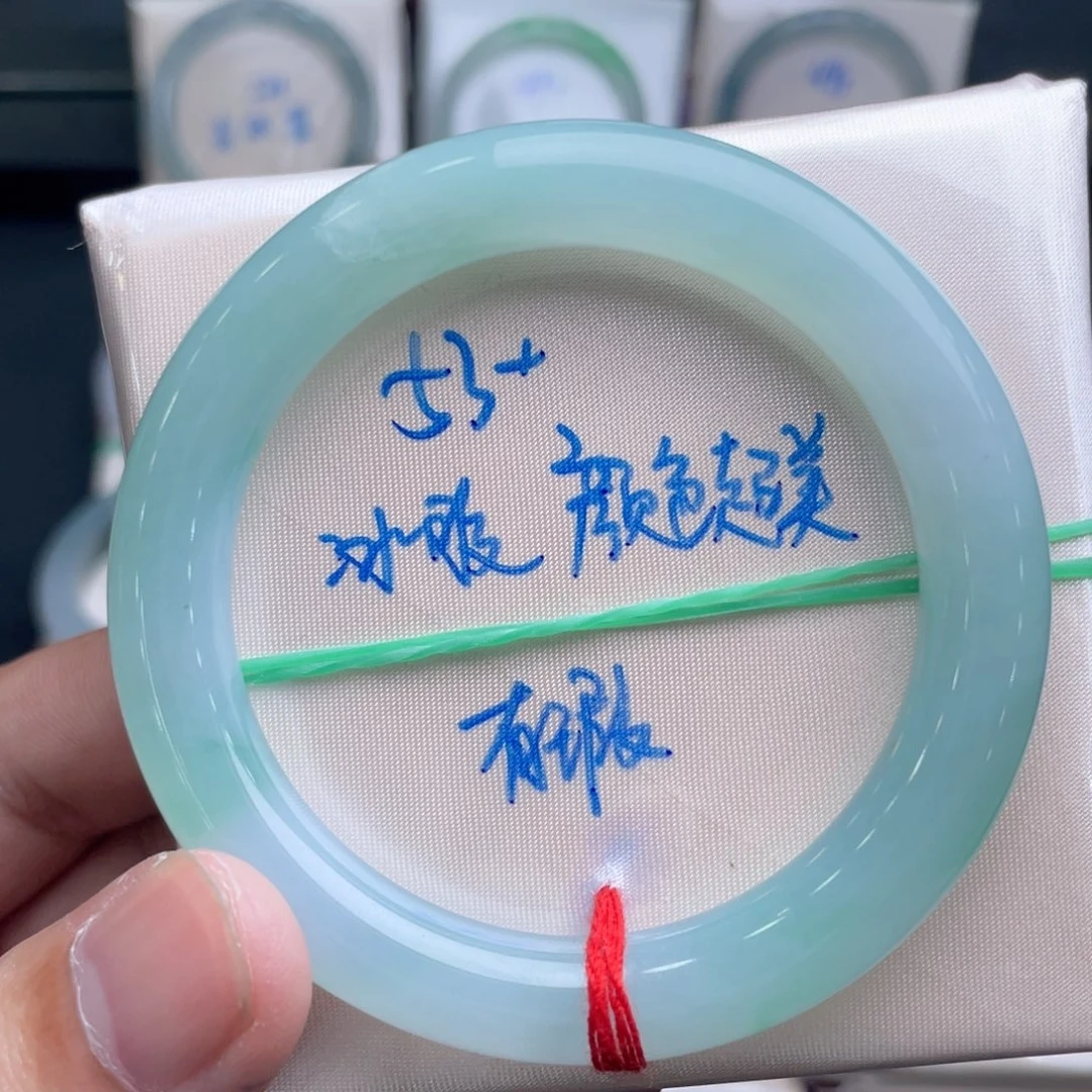 翡翠未镶嵌手镯翡翠手镯