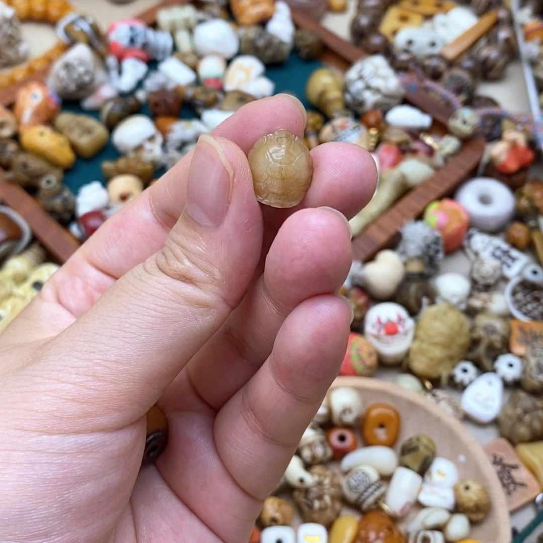 其他驼骨T***?配饰配件