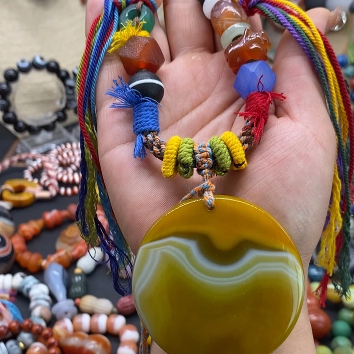 玛瑙/玉髓颈饰未镶嵌