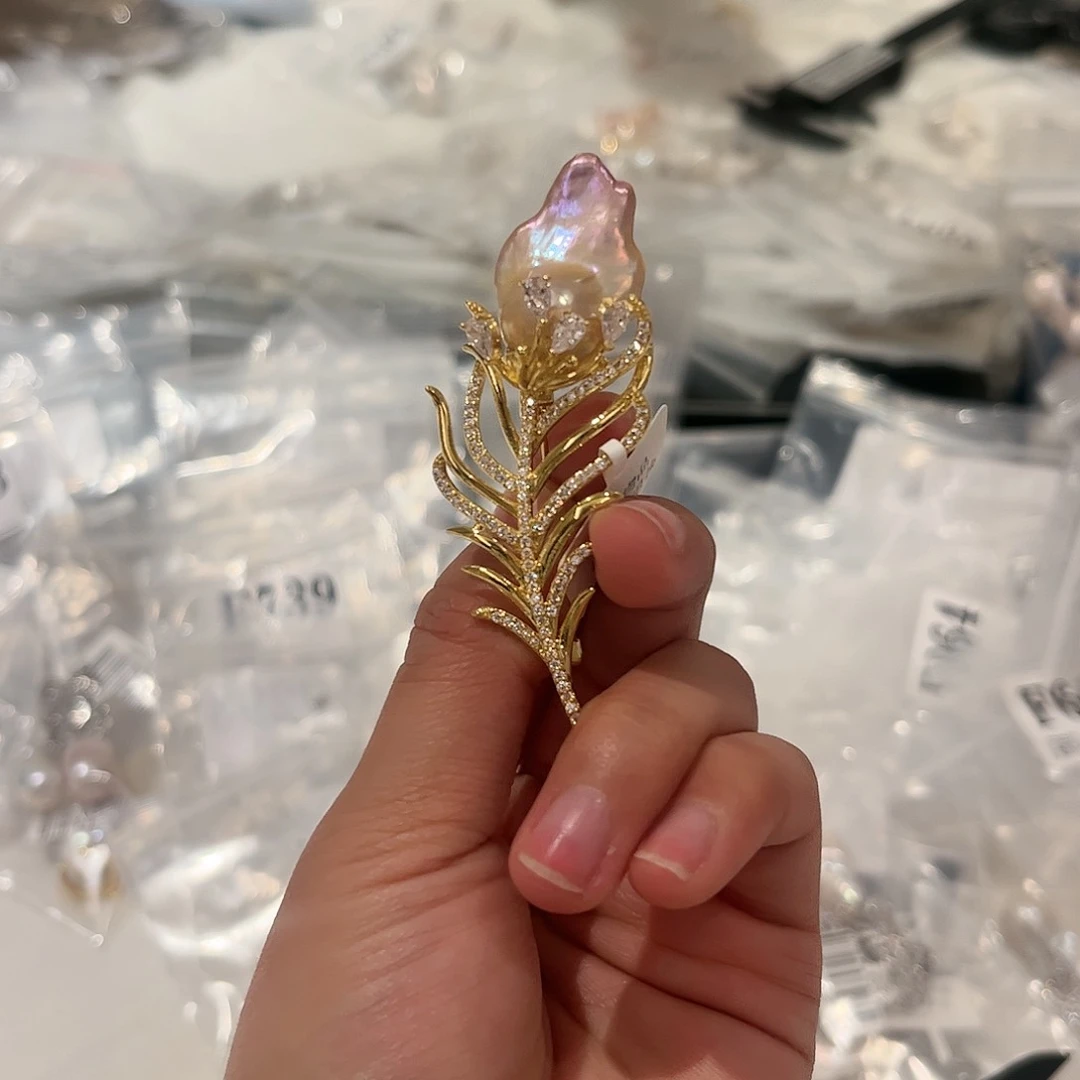 淡水珍珠胸饰合金