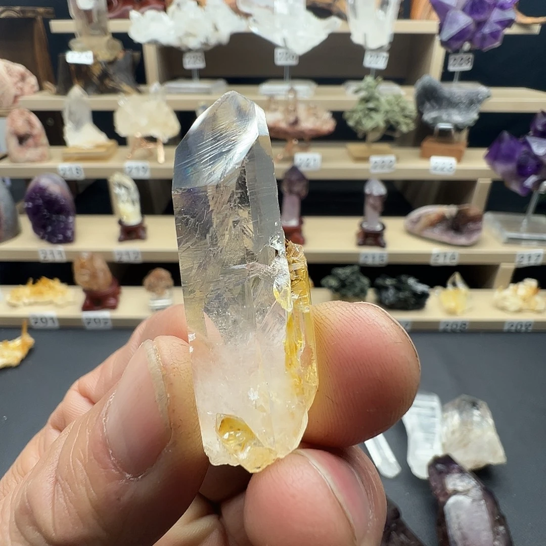 石材利姆说水晶原石摆件，