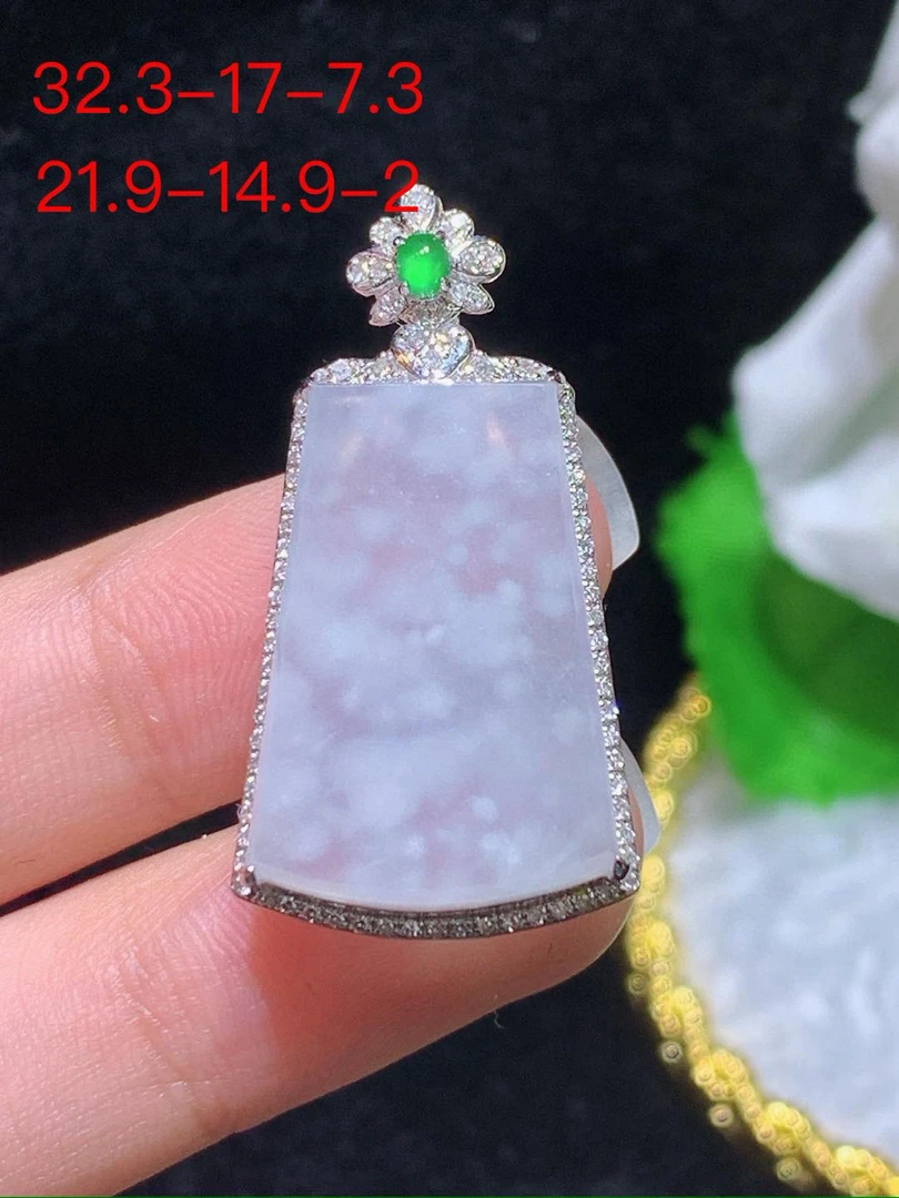 缅甸翡翠A货雪花棉无事牌吊坠，气质镶嵌