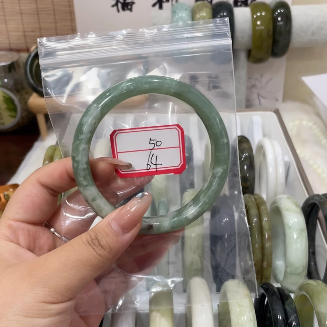 蛇纹石玉未镶嵌手镯岁*安