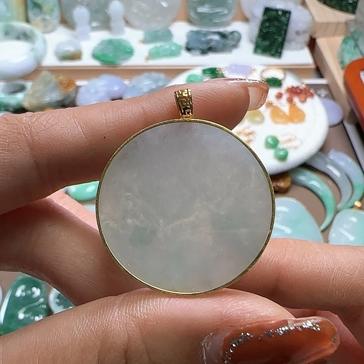 翡翠颈饰未镶嵌白冰无事牌