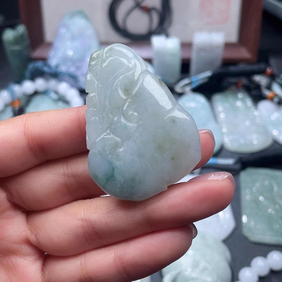 翡翠未镶嵌颈饰翡翠