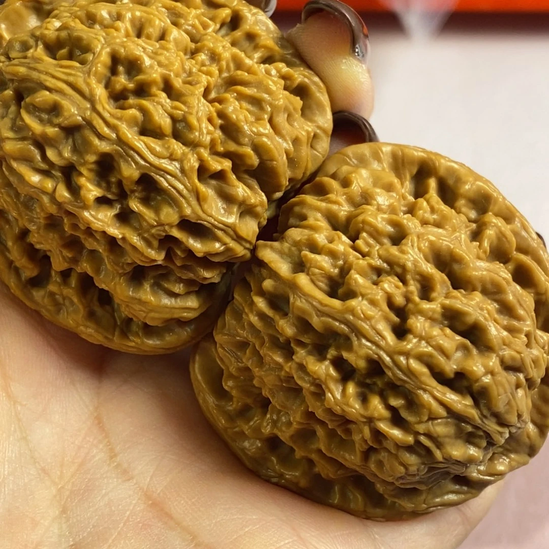 文玩核桃吊坠44南疆石黄99