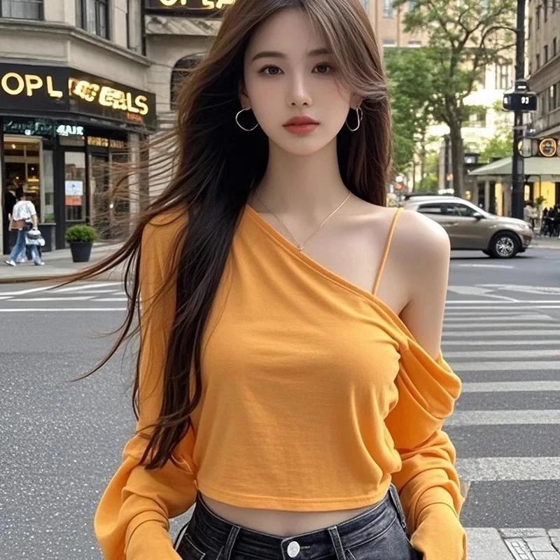 纯欲风斜领露肩长袖恤上衣女春季新款设计感修身显瘦内搭打底衫