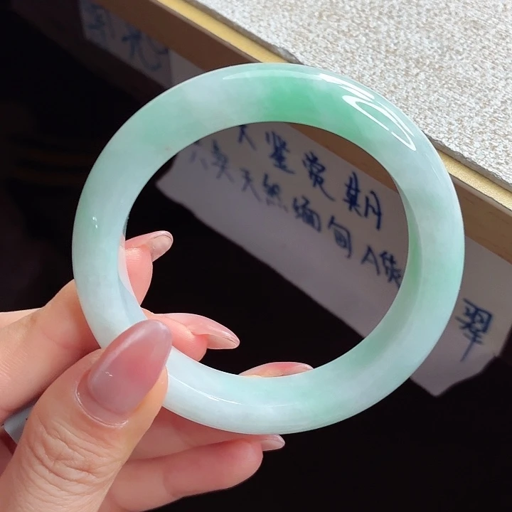 翡翠未镶嵌手镯手镯